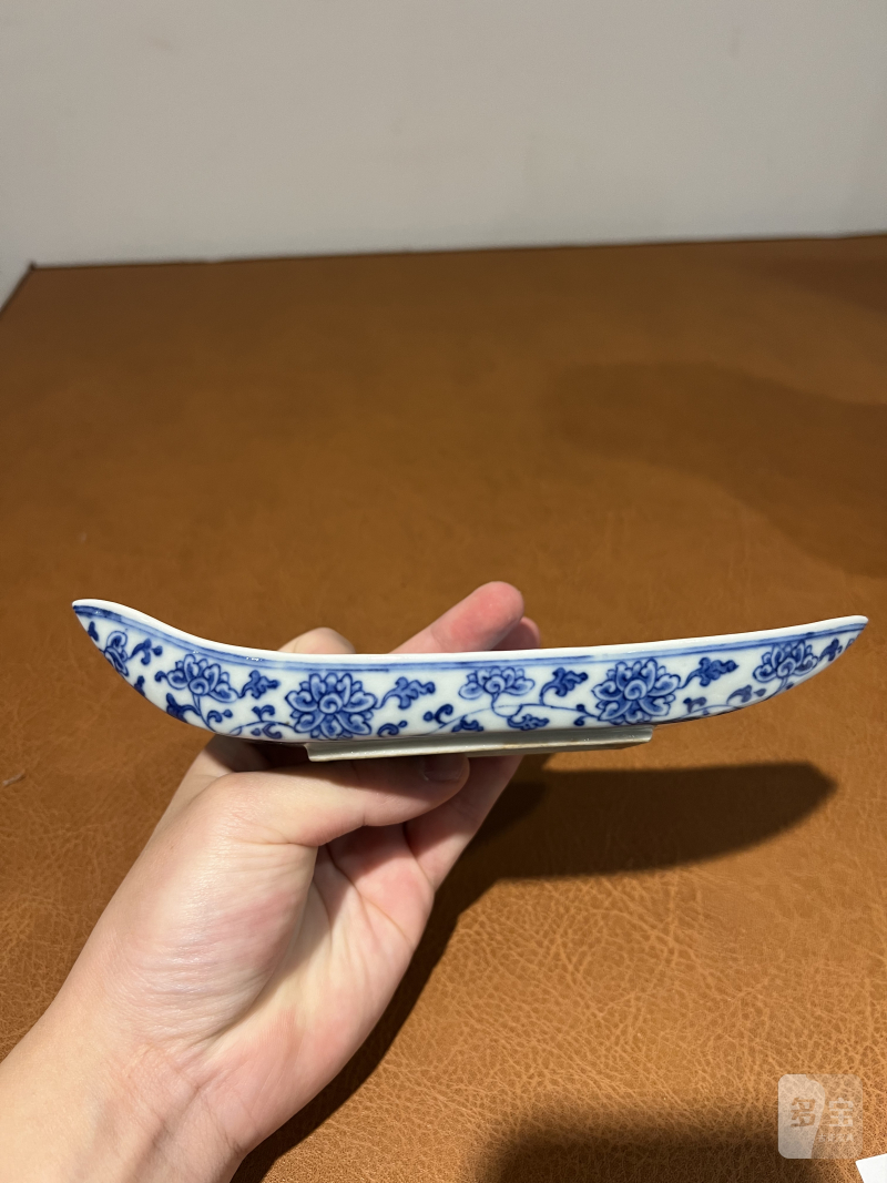 清乾隆 青花缠枝莲纹茶船 - 图6